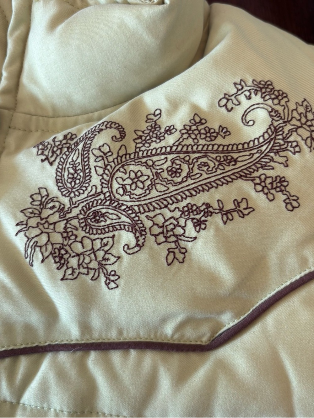 Ariat Women's Embroidered Puffer Vest Medium Paisley Duck Down Western Country - Picture 9 of 11